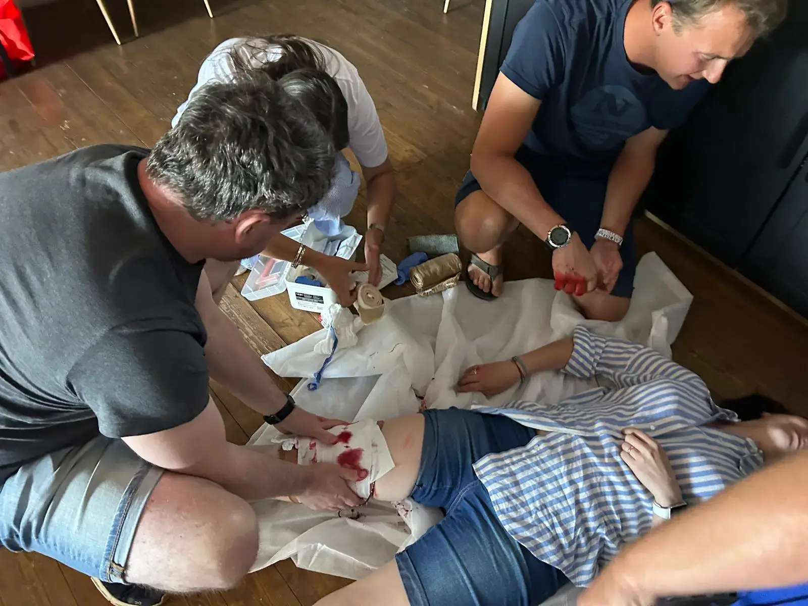 Ošetření krvácející rány na kurzu 1.pomoci pro jachtaře